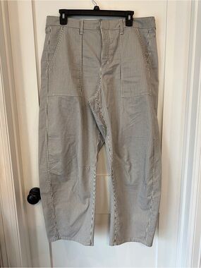 GAP Women’s Pinstripe barrel pants - Black & White